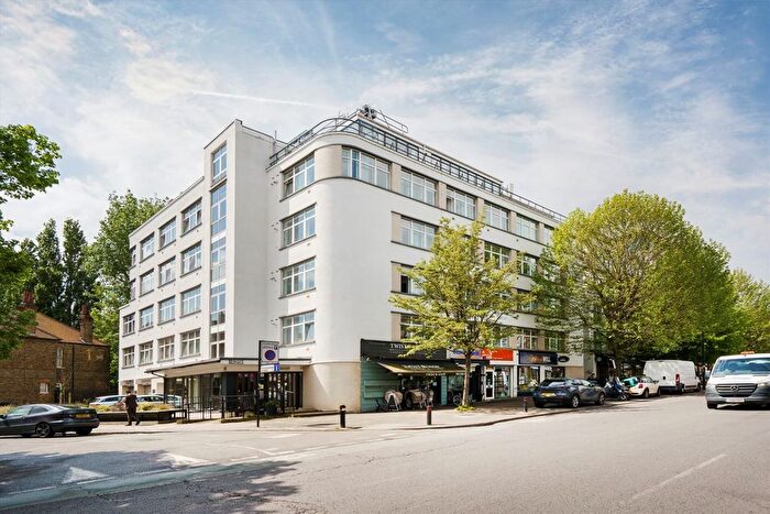 2 Bedroom Flat To Rent In Uxbridge Road, London, W5