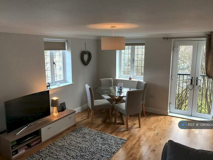 1 Bedroom Flat To Rent In Micklethwaite Grove, Wetherby, LS22