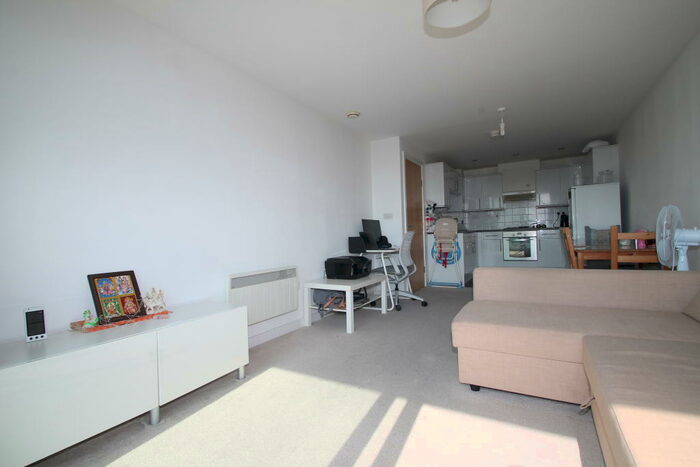 1 Bedroom Apartment To Rent In Sutton Park Road, SM1