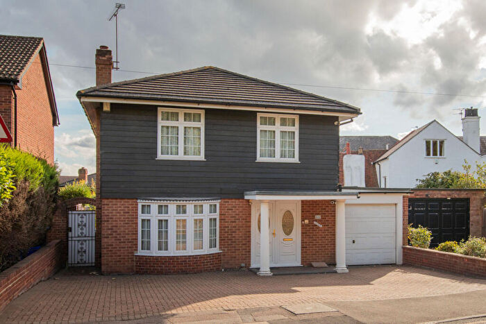 4 Bedroom Detached House For Sale In Traps Hill, Loughton, IG10
