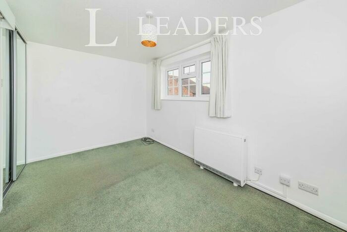 1 Bedroom Terraced House To Rent In Maple Drive, RH19