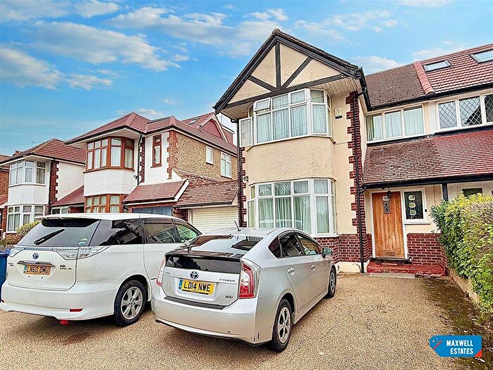 3 Bedroom Semi-detached House For Sale In Broadfields Avenue, Edgware, HA8