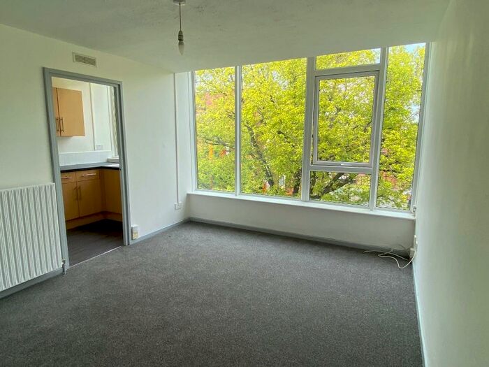 1 Bedroom Flat To Rent In Browns Green, Birmingham, B20