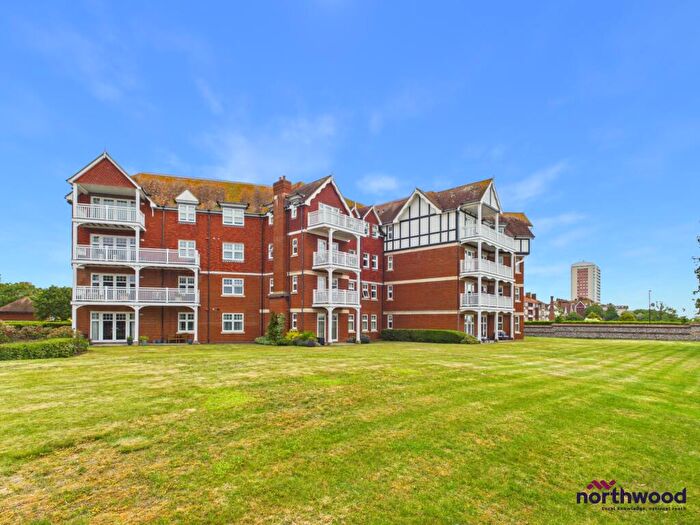 2 Bedroom Flat To Rent In Darley Road, Meads, Eastbourne, BN20