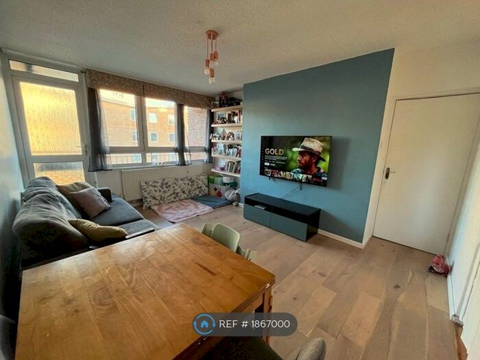 2 Bedroom Flat To Rent In Plough Way, London, SE16