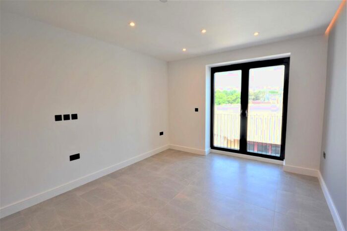 2 Bedroom Flat To Rent In Colindale Avenue, London, NW9