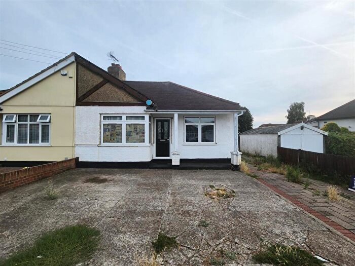 3 Bedroom Semi-Detached Bungalow To Rent In Lawns Way, Romford, RM5