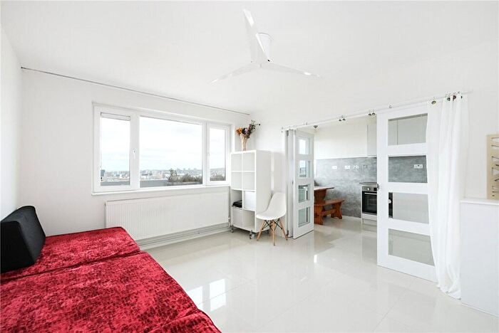 1 Bedroom Apartment To Rent In Skinner Street, London, EC1R