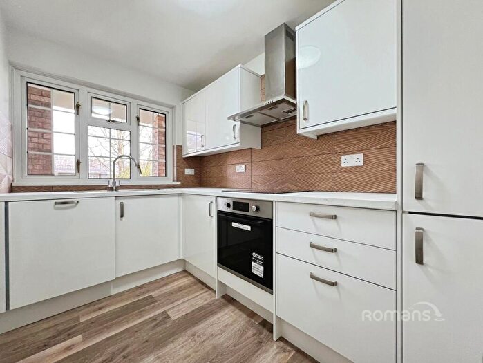 1 Bedroom Flat To Rent In Robin Hood Close, Farnborough, Hampshire, GU14