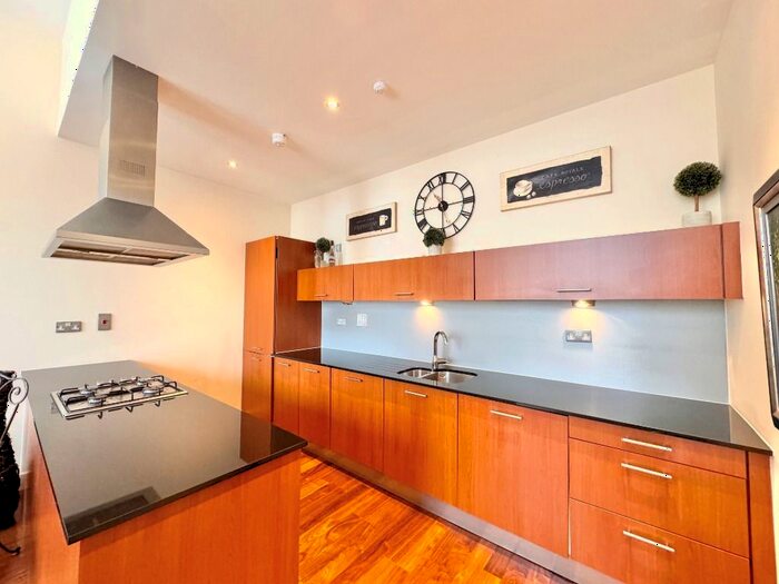 1 Bedroom Flat To Rent In Ingram Street, Merchant City, Glasgow, G1