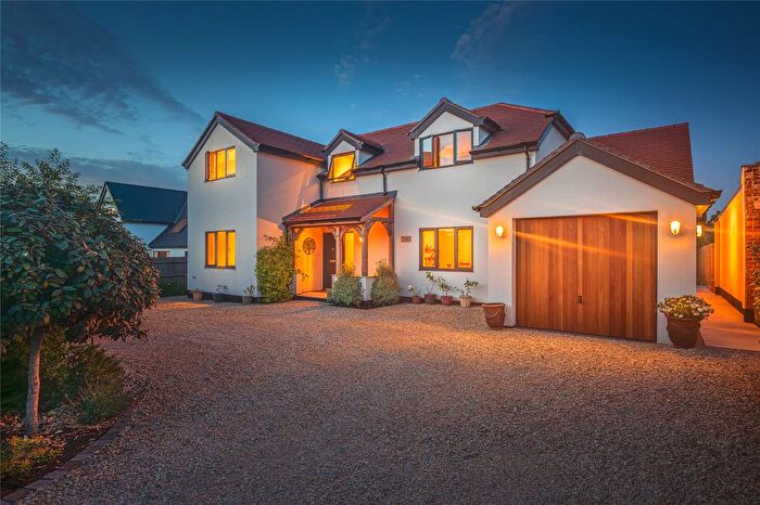4 Bedroom Detached House For Sale In Knights Lane, Ball Hill, Newbury, RG20