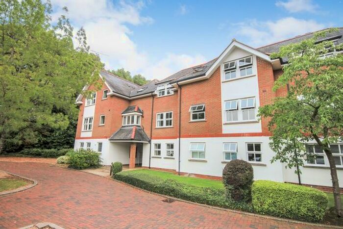 2 Bedroom Flat To Rent In Milton Road, Harpenden, AL5