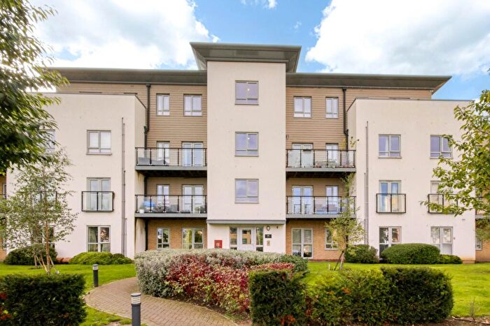 2 Bedroom Flat To Rent In Fleming Place, Bracknell, RG12