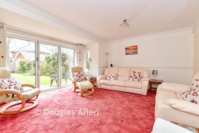 5 Bedroom Detached House For Sale In Oakland Place, Buckhurst Hill, Essex, IG9