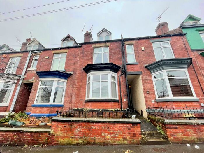 3 Bedroom House To Rent In Huntingtower Road, Sheffield, S11