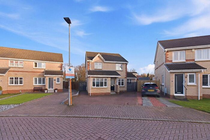 4 Bedroom Detached House For Sale In Meadows Avenue, Erskine, PA8