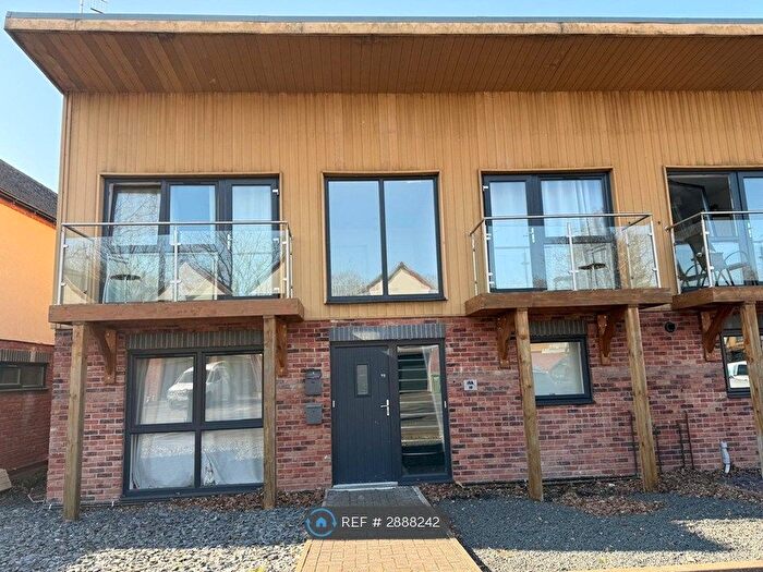 2 Bedroom Flat To Rent In Saxon Way, Wychbold, Droitwich, WR9