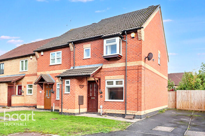 3 Bedroom Semi Detached House For Sale In Leen Valley Way, Nottingham, NG15