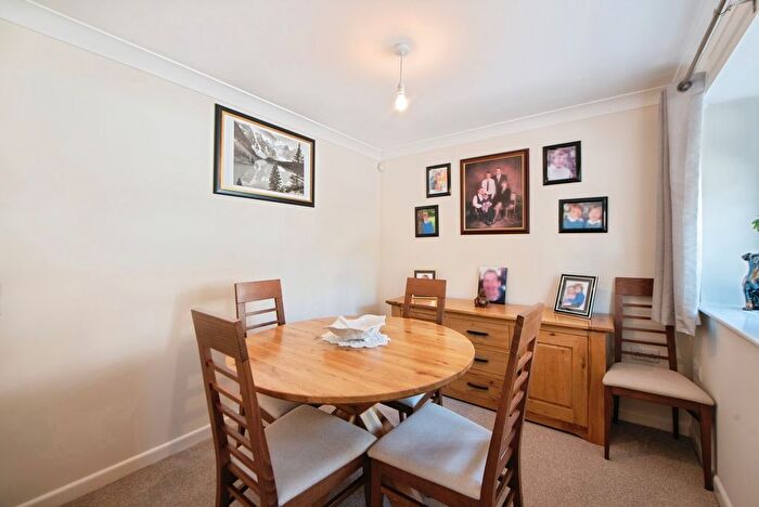 2 Bedroom Bungalow For Sale In Lonsdale Gardens, Providence Hill, Bursledon, Southampton, SO31