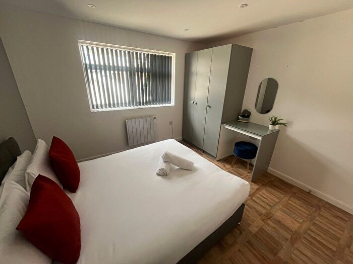 1 Bedroom Flat To Rent In Walter Road, Swansea, SA1