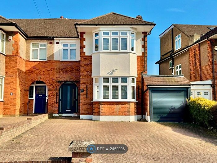 4 Bedroom Semi-Detached House To Rent In Heddon Court Avenue, Barnet, EN4