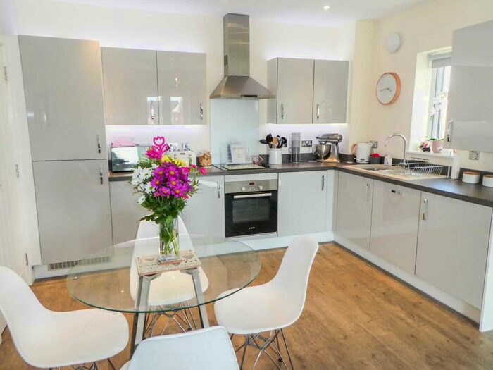 2 Bedroom Apartment To Rent In Mallard Close, Southam, CV47