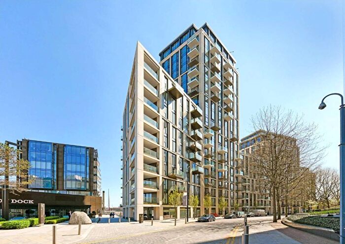 2 Bedroom Apartment To Rent In Vaughan Way, London, E1W