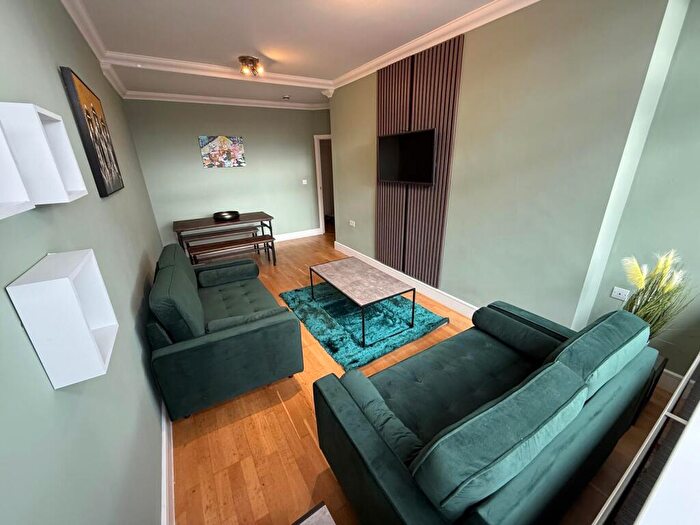 4 Bedroom Flat To Rent In Flat B Arthur Avenue - Bed, Lenton, East Midlands, NG7