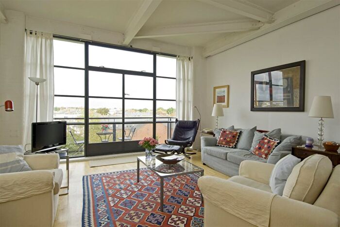 1 Bedroom Flat To Rent In Short Let, Chiswick Green Studios, Chiswick, W4