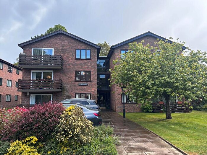 2 Bedroom Flat For Sale In Albemarle Road, Beckenham, BR3