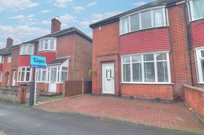 3 Bedroom Semi Detached House For Sale In Turner Avenue, Loughborough, LE11