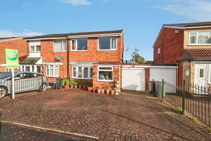 3 Bedroom Semi Detached House For Sale In Partridge Close, Birmingham, B37