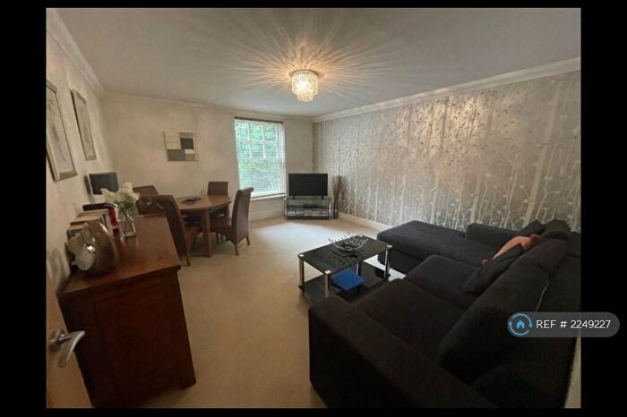 1 Bedroom Flat To Rent In Elms Courts, Canterbury, CT1