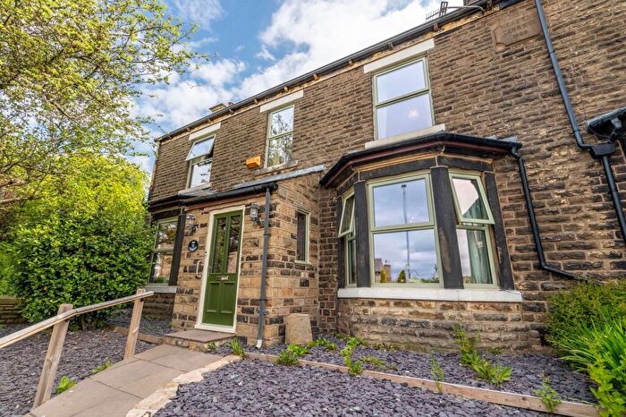 3 Bedroom Semi-Detached House For Sale In Mottram Road, Broadbottom, SK14