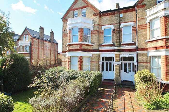 2 Bedroom Flat To Rent In St. Margarets Road, Twickenham, TW1
