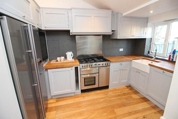3 Bedroom End Of Terrace House For Sale In Kingshill Avenue, Worcester Park, Surrey, KT4