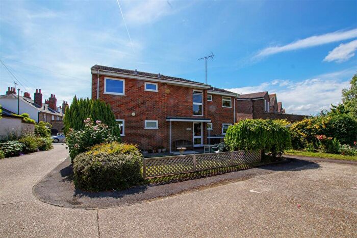 1 Bedroom Apartment To Rent In Denison Court, Chichester, PO19