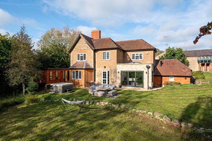 3 Bedroom Detached House For Sale In Potterspury Lodge, Towcester, NN12