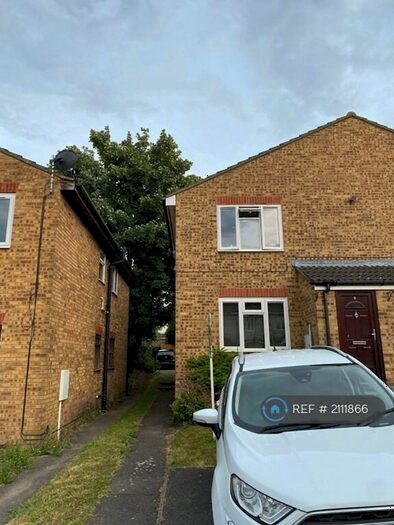 2 Bedroom Maisonette To Rent In Secretan Road, Rochester, ME1