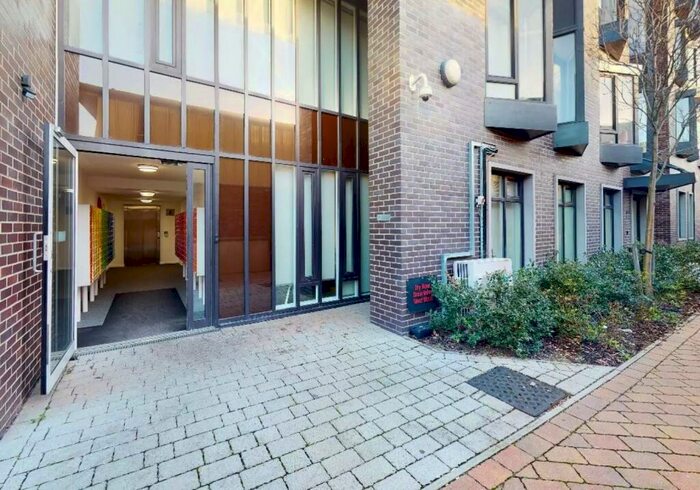 Flat To Rent In Iq Eastside Court, E1