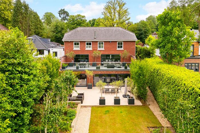 4 Bedroom Detached House For Sale In Weathercock Lane, Woburn Sands, Milton Keynes, Bedfordshire, MK17