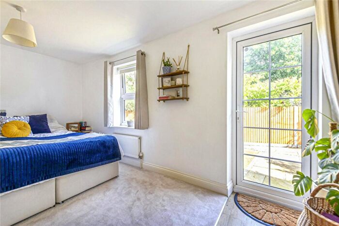 2 Bedroom Apartment For Sale In Queens Road, Guildford, GU1