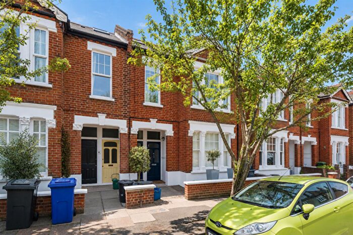 2 Bedroom Maisonette For Sale In Lyric Road, Barnes, London, SW13