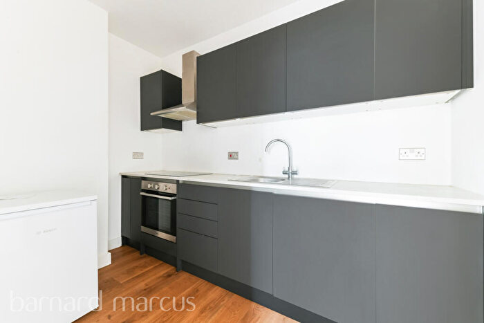Apartment To Rent In Portland Road, London, SE25