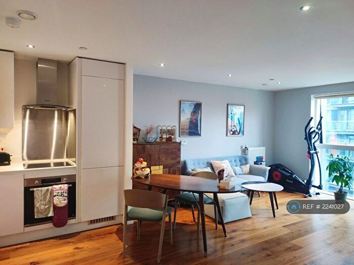 2 Bedroom Flat To Rent In Jackson Tower, London, E14