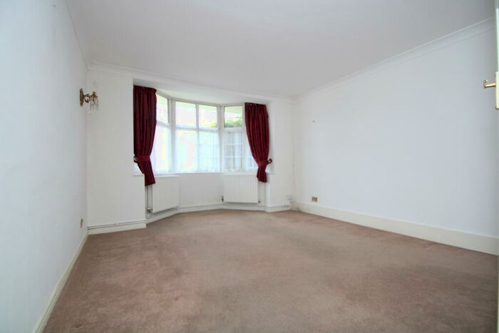2 Bedroom Apartment To Rent In Addiscombe Road, CR0