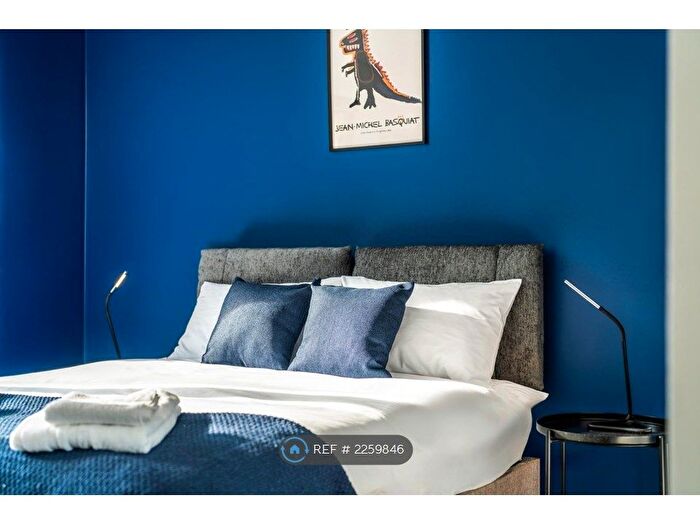 2 Bedroom Flat To Rent In Emerald Court, Watford, WD17