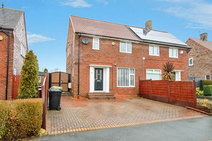 2 Bedroom Semi-Detached House For Sale In Swarcliffe Road, Leeds, LS14