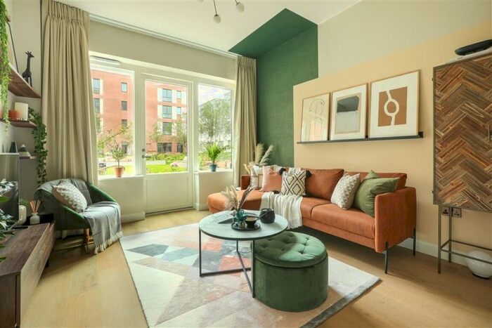 3 Bedroom Flat To Rent In Copper Works Wharf Sugar House Island, E15