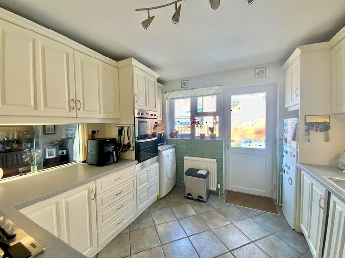 3 Bedroom Detached Bungalow For Sale In Kenchester, Bancroft, Milton Keynes, MK13